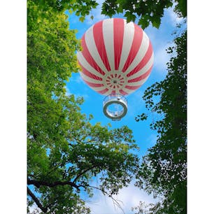 ハンガリー【BalloonFly】

セーチェーニ温泉からすぐの場所にある「BalloonFly」では気球に乗ることができます♪
温泉に浸かりながら気球を見ていたので、上からの景色も気になり足を運びました。　　　

上空からは「セーチェーニ温泉」はもちろんのこと、「ヴァイダフニャディ城」もみることができましたよ◎