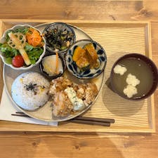 グリーンテラス

京都東山
再訪してしまいました
おばんざいランチ美味しかったです
2024.12.7