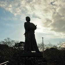 亀山社中を中心とした坂本龍馬関連のスポットは、長崎市の山肌に点在しており、「ここに龍馬が立ったのかも」と思いを馳せるには十分な環境です。



#長崎市 #亀山社中 #坂本龍馬 #長崎市亀山社中記念館