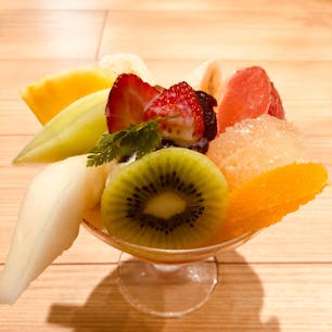 青森県八戸市内にあるフルーツパーラーおだわらさんで、フルーツクリームポンチを頂きました。

季節のもののぶどうパフェ食べたかった…！（口腔内アレルギーだからいっぱいは食べれないので諦めた）