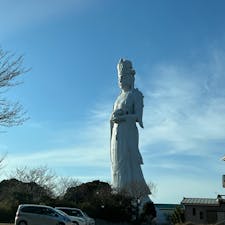 東京湾を見渡す千葉県富津市の丘の上に立つ観音様。
世界平和を願って建立されたそうです。

#千葉県 #富津市 #東京湾観音
