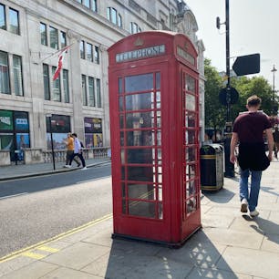 赤い電話ボックス
これぞイギリスって感じ！
#202408 #sイギリス