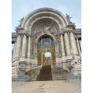 プチパレ
吸い込まれそうな階段だった✨
#202408 #sフランス