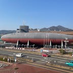 海上自衛隊の施設なのか、無料で見学出来ます。少しですが、潜水艦の中も入れました。