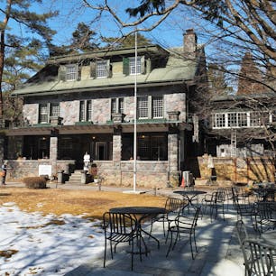 昭和52年創業の「明治の館」は、明治時代に建てられたアメリカ人の別荘を使用しています。

登録有形文化財にも登録されている洋館では、シンプルな洋食が頂けます。


#栃木県 #日光 #明治の館