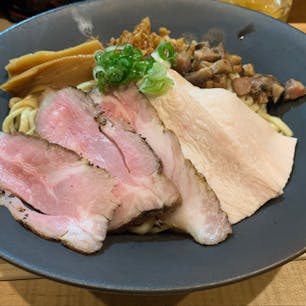 ラーメン 梅花亭です。
旅行先の晩御飯としていただきました。
鶏塩ラーメンのお店🍜