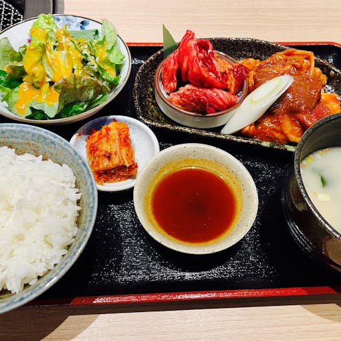 肉刺しとホルモン トラコ 仙台文化横丁店