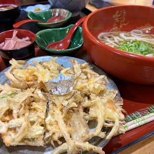 うどん ごはんむぎの蔵
東大寺周辺を散策した際に昼食をいただきました。
普通においしかったですよ