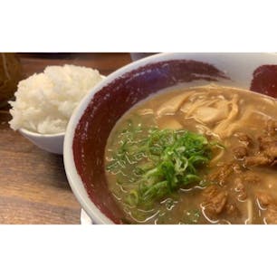 徳島ラーメン 麺王 川内
いわゆるご当地ラーメン🍜
美味しかった〜