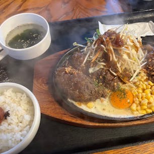 炭火焼きハンバーグ＆ステーキ アトム
安くて上手くておかわり自由！