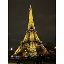 Eiffel Tower
🇫🇷🗼