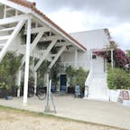 Natural Garden Cafe  【PUFF PUFF】
テラスでBBQ

カフェあり、BBQガーデンあり、BBQテラスありの、素敵なお店です。
テラスBBQは貸切なので、他のお客さんと一緒にならず、仲間や家族でゆったり楽しめます。
BBQセットもありますし、カフェの料理を頼むこともできます。
飲み放題コースもあり！
テラスからの海の眺めは絶景です。