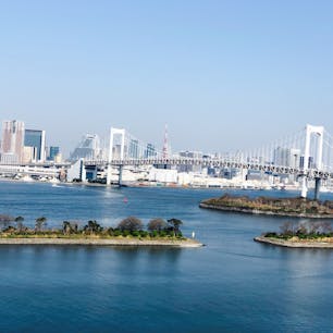 東京🇯🇵お台場からの東京タワーとレインボーブリッジ眺望です