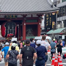 東京マラソン2025無事に完走しました。外国の人が半分くらい出走していました。
東京のど真ん中を観光しながら走れるって貴重な体験！
倍率高いけど、また走れますように

#東京マラソン2025
#東京マラソン
#雷門
#都庁
#日本橋
#銀
#皇居