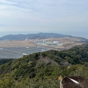 四国山展望台

和歌山市深山
ここの展望台も見渡せます
広大なソーラーパネルが見えます
2025.2.16