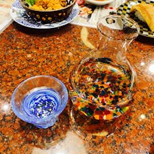 もう何度行ったかわからないぐらい行ってる八食センターの中にある回転寿司屋さん。田酒が一合820円で飲めるところも、酒器が津軽びいどろなところも素敵。ネタはなんでもおいしいですが、八戸といえば個人的にはイカ推しです。