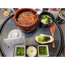 まるや本店 JR名古屋店

名古屋といえば、ひつまぶしのイメージだったので帰り際に行ってきました😊

17時前には並びましたが20分程度待ちました💦新幹線の時間が合う方は是非✨

#名古屋#愛知