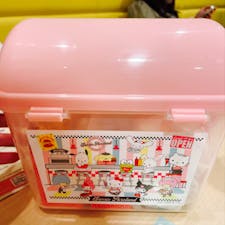 サンリオピューロランド
キャラクターフードコート