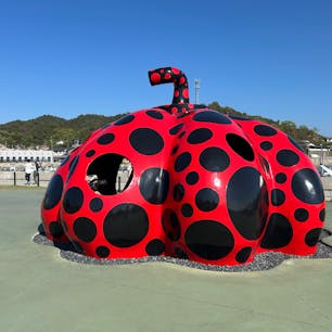ゴールデンウィーク、アートの島、直島に行ってきました。
町歩きが楽しいですが