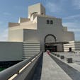 カタールのドーハにあるイスラム美術館
建物も絢爛豪華！
作品も素晴らしいです。
ハーバー対岸の、
高層ビル群を眺めることも出来ます。

カタール航空の機材トラブルでドーハに1泊。
ここの美術館に行けて良かった。
でも！5月でも、ものすごい日中は暑いです。

#カタール
#ドーハ
#イスラム美術館