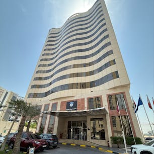 ザロイヤルリビエラ ホテルドーハ
(The Royal Riviera Hotel Doha) 
に宿泊しました。

こちらの卵料理は、よく焼きです。
フロントにはちょっとしたお土産が。
徒歩圏内に、イスラム美術館があったりと
アクセスのいいホテルでした。

#ザロイヤルリビエラホテルドーハ
#theroyalrivierahoteldoha Doha
#ドーハ
#カタール