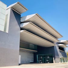 和歌山
和歌山県立近代美術館

奇抜なデザインが素敵

黒川紀章氏設計