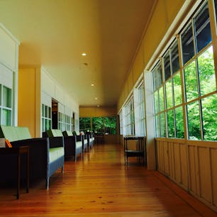 前にご紹介したイタリア大使館別荘記念公園の隣にたつイギリス大使館別荘記念公園です。
建物も真新しくがイタリア大使館との雰囲気の違いを体験していただきたいです。


#栃木県 #日光 #イギリス大使館別荘記念公園