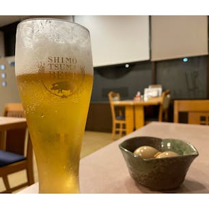 茨城県で人気のRVパーク(車中泊専用駐車場）、「RVパーク ビアスパークしもつま」に宿泊🚗

敷地内に天然温泉があり、RVパーク宿泊者は1名無料で入れるという嬉しい特典付き♨️

その他にも、しもつまブルワリーが併設されていてクラフトビールを飲めたり、レストランでご当地グルメを味わえたり、電源もあったりと、とにかく快適な車中泊を楽しめます✨

車中泊旅をされている方にはぜひ一度訪れてみてほしいです🚗