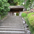 千葉・松戸にある「戸定邸」。
江戸幕府15代将軍・徳川慶喜の弟、徳川昭武の別邸で昭武の部屋や母親が住んでいた広間のほか、天気が良ければ富士山が見える庭園も見どころです。

#千葉 #松戸 #戸定邸 #徳川慶喜 #徳川昭武