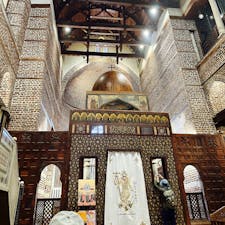 エジプト
オールドカイロ
聖セルジウス教会
この教会の地下には、幼子イエスを連れた聖母マリアとヨセフが、一時身を隠したといわれる洞窟や、使ったといわれる井戸があります。