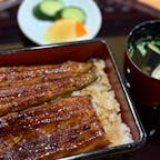 川越にある老舗の鰻屋
小川菊
整理券が配布され、自分の順番になると連絡が来るので川越観光しながら順番待ちができます。

鰻は、カリッとしてジューシー
うざくもお酒のアテに

川越に来たら、ぜひ鰻を
たまの贅沢にお召し上がりください。

#川越
#小川菊
#鰻