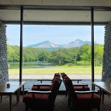 裏磐梯を眺めるには絶好のホテル。フレンチか和食を選べる夕食も絶品です。