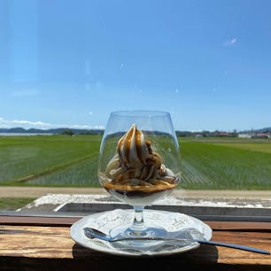 猪苗代湖近くにあるおしゃれカフェ。湖畔ではないので湖は見られないけど、田んぼに囲まれてるので田植え〜稲刈りの時期がおすすめ。暑い日にアフォガードがおいしかったなぁ。