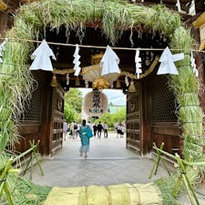 京都
北野天満宮
6月25日は菅原道真公が誕生された日で夏越天神ともいわれ、無病息災を願って「大茅の輪くぐり」が楼門で行われます