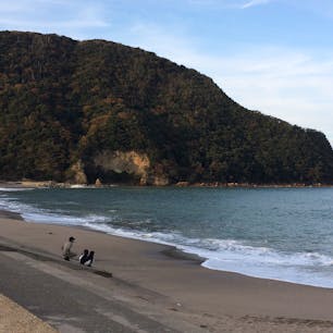 兵庫県左津海岸👒👒👒
静かな波打際でずーっと波を眺めてました。