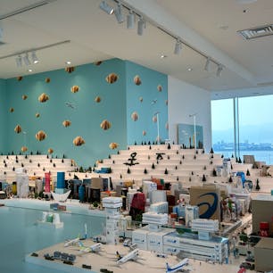 兵庫県/神戸空港

「MINIATURE LIFE × KOBE AIRPORT」

ミニチュア写真家・見立て作家として知られる田中達也氏の作品が常設展示されています。



#puku2'25
#puku2"07
#兵庫#神戸#アート