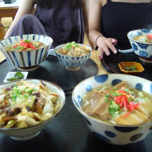 甲子園見ながら食べるタコ飯が絶品！
おばあちゃん家みたいでホッとできる食堂でした。
