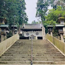 奈良
生駒山　宝山寺

生駒の山に
静かに建つお寺