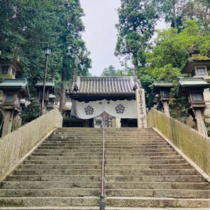 奈良
生駒山　宝山寺

生駒の山に
静かに建つお寺