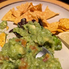 ディエスオーチョ

盛岡で本格メキシコ料理が楽しめるお店でした。どれを食べてもうまい！