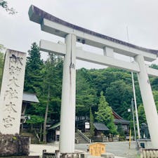 長野　
諏訪大社上社本宮

人の少ない早朝にお参り
静けさがしみる