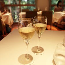 Primi Baci / Tokyo

吉祥寺・井の頭公園隣接のイタリアンレストラン「プリミ・バチ」。
ランチコースは3,500円から、気軽に本格的なイタリアンが楽しめます。カニを使ったパスタや、デザート盛り合わせが絶品！
窓から見える緑豊かな景色にも癒されます♪

#tokyo #tokyosightseeing #tokyorestaurant  #ristorante_primibaci #bluemoon