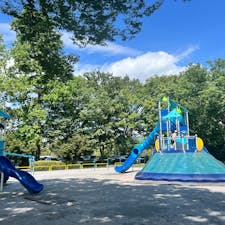 【熊谷さくら運動公園】in埼玉県熊谷市

子供広場にしゃぶしゃぶ池がオープンしたので行ってみた✨
子供がたくさんいて写真は撮れずだったけど噴水や滝のような水遊び場が出来ていてめっちゃ暑い夏には最高な水遊び場！！

2025.8.13🌻