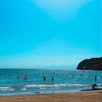 海水浴場なので人が賑わっていた