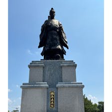 202508
佐賀
佐賀城本丸歴史館

無料で本丸の中を見てまわれます
石垣張りの障子や、直政の時に建てられた柱
45メートルも続く畳敷きの長い廊下や
320畳の大広間が広がっています