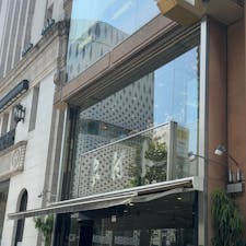 銀座木村家の本店はいつも大勢の方で賑わっています！
あんぱんの他にも、惣菜パンなども沢山陳列しています。
2階、3階では、カフェや洋食が楽しめます。

わたしのナンバーワンは、あんバター。
一度食べたらやみつきです！

#銀座木村家
#あんぱん
#アンパン
#銀座