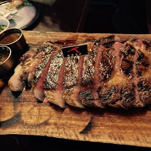 アユタヤでA5ランクの和牛（十勝産）を食べられるとは思いませんでした。これは絶品ですね。値段はもの凄く高いです。

アユタヤ　X Beef Steak House