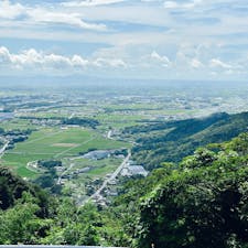 見下ろす感じで佐賀平野や筑後川、有明海、遠くには雲仙普賢岳も見えました