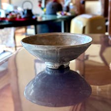 山口県萩市
惺々庵（せいせいあん）
三輪休雪や坂高麗左衛門の茶碗でお抹茶を頂戴できるという夢のような体験を普通にさせてくださいます。オーナーさまは、お茶の先生でもあり、静かで上品な佇まいで、いろいろなことを教えてくださり、とても素敵な時間が流れます。萩にお越しになることがございましたら、お寄りになることをお勧めいたします。