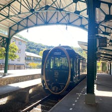 レトロな色合いの電車でした